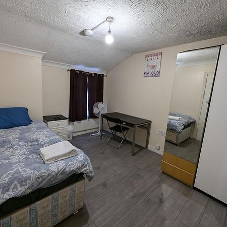 3 Portland Road Lejlighed Southall Eksteriør billede